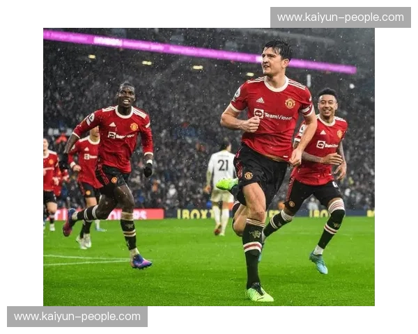 后场出球体系 曼联在英超面临高位逼抢时的应对策略分析