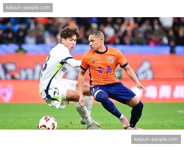 青岛海牛保级压力依然存在 下一轮将迎关键生死战 青岛海牛保级压力依然存在 下一轮将迎关键生死战