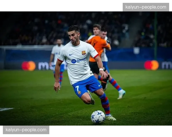 莱万面对马竞碌碌无为 巴萨箭头仅获队报3分低评